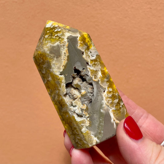 Bumble Bee Jasper Tower 7.5CM