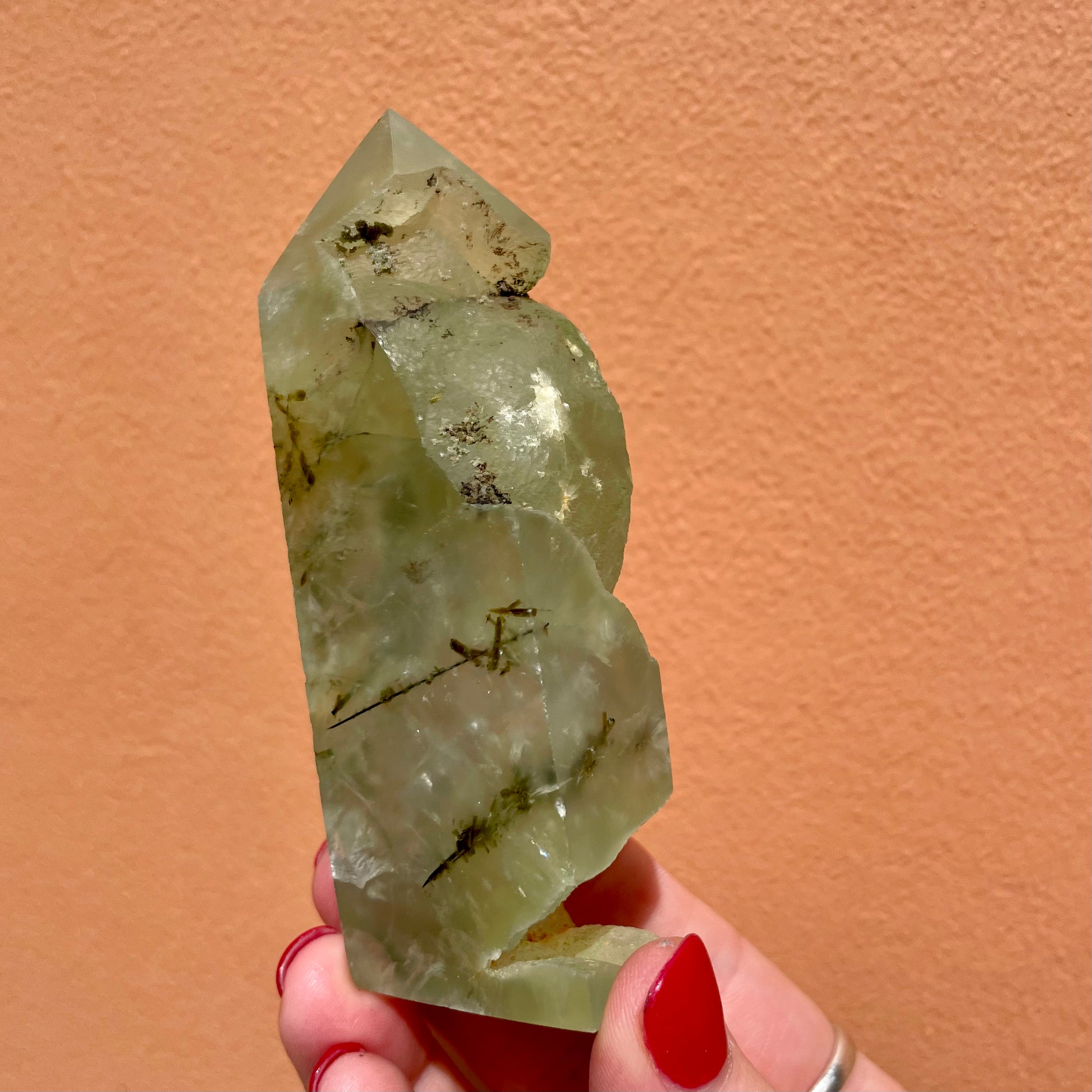 Prehnite tower 9.5cm