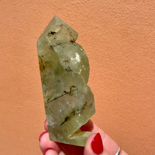Prehnite tower 9.5cm
