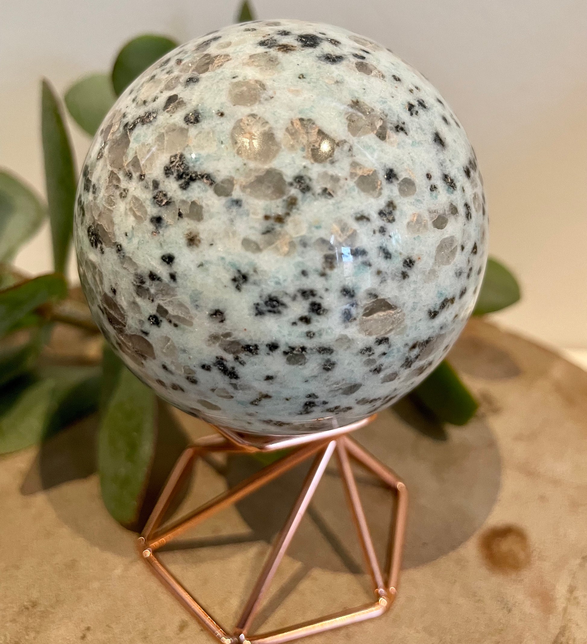 Kiwi Jasper sphere 6CM