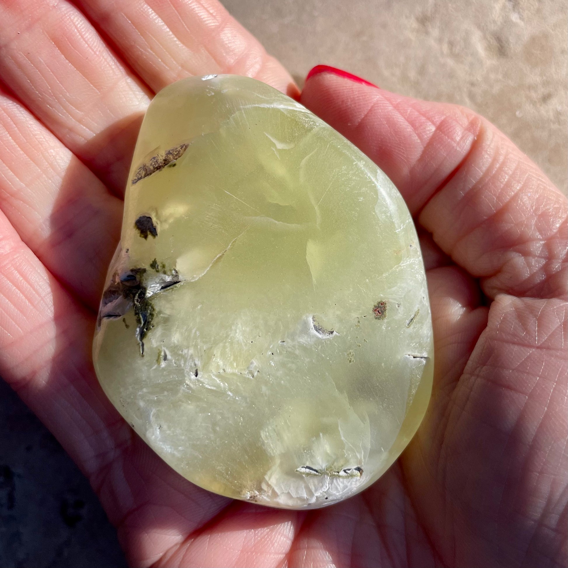 Prehnite palm stone 6CM
