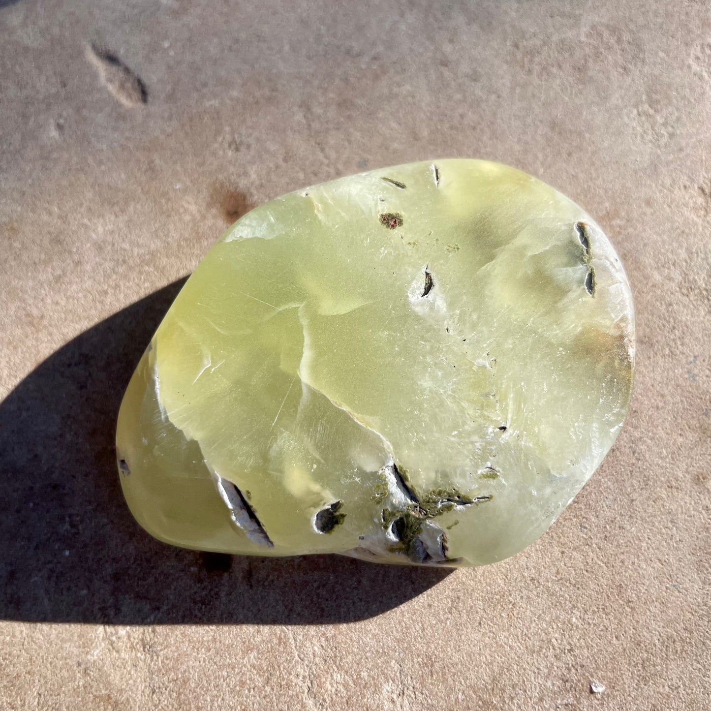 Prehnite palm stone 6CM