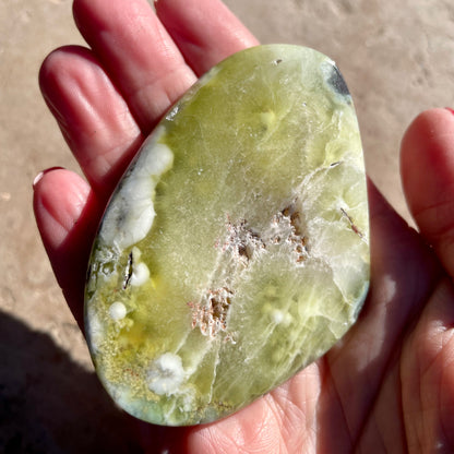 Prehnite palm stone 7CM