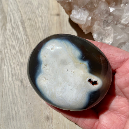Orca Agate palm stone LG