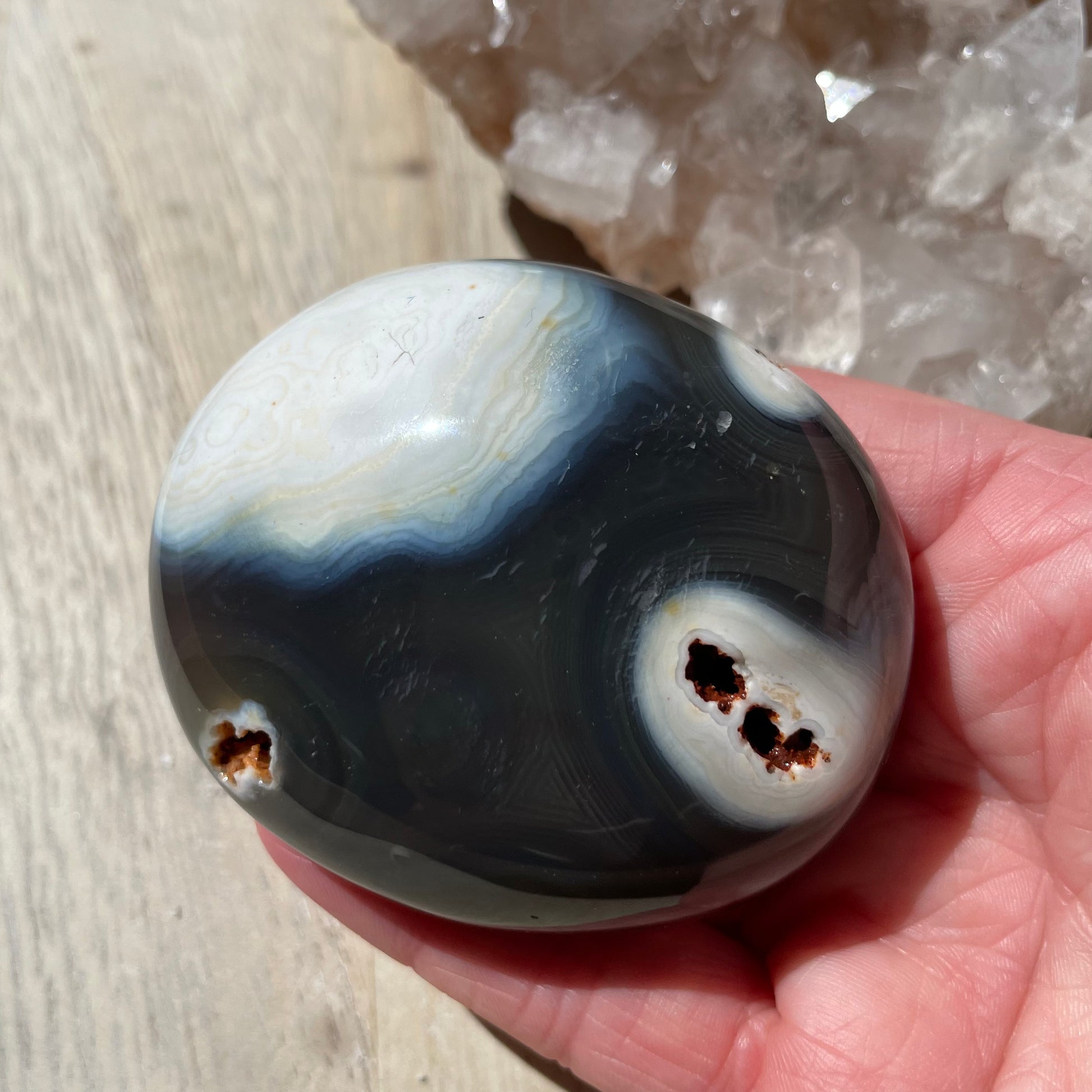 Orca Agate palm stone LG