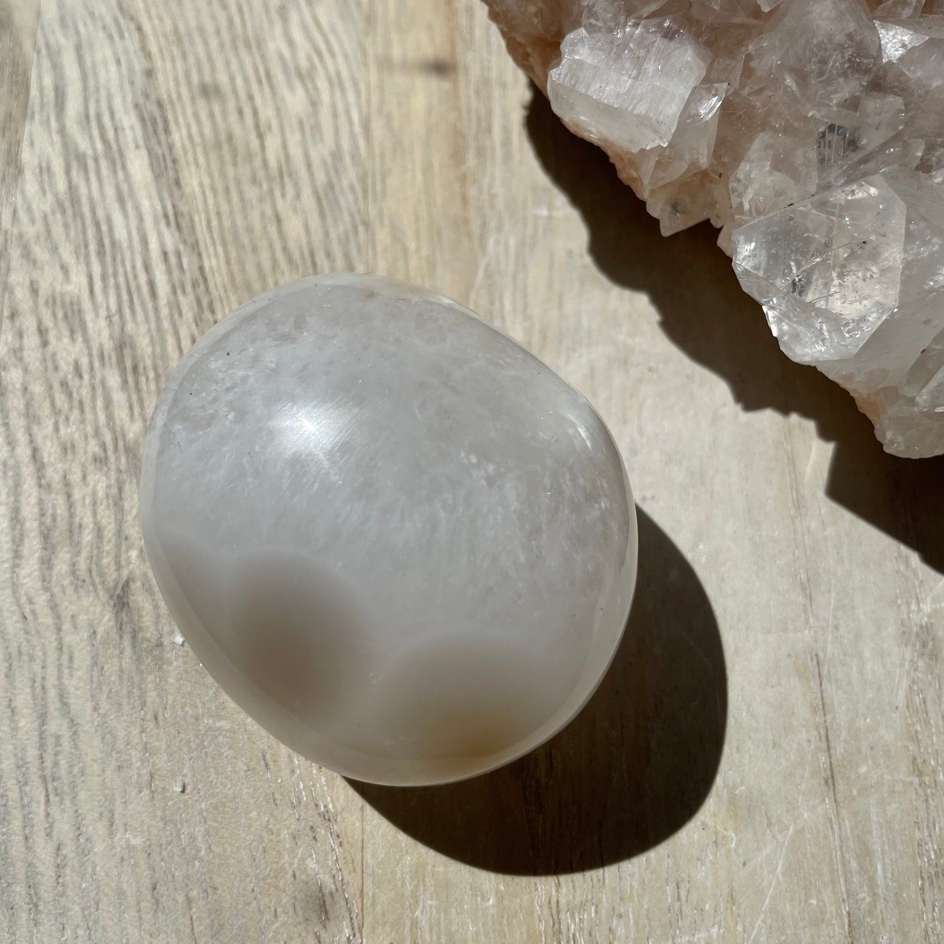 Orca Agate palm stone LG