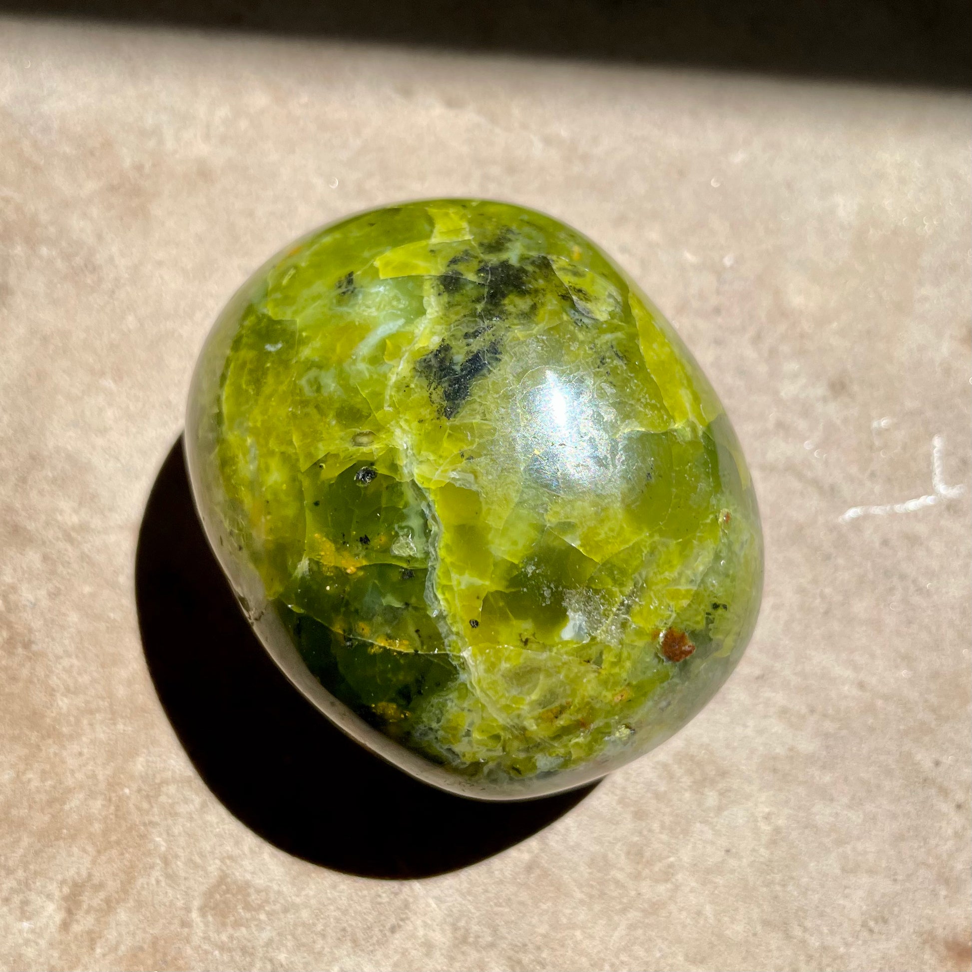 Green Kiwi Opal palm stone