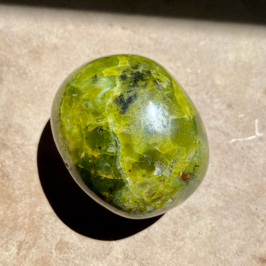 Green Kiwi Opal palm stone
