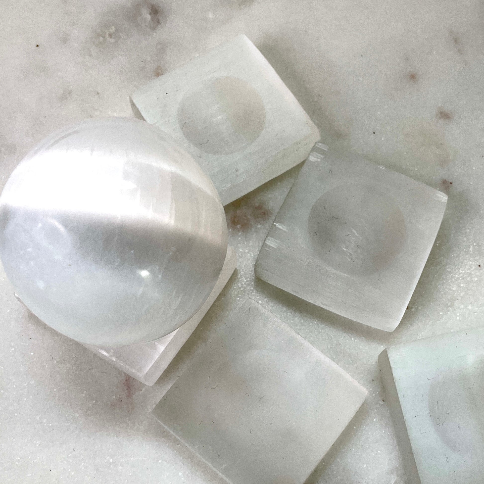 Selenite sphere stand - Square