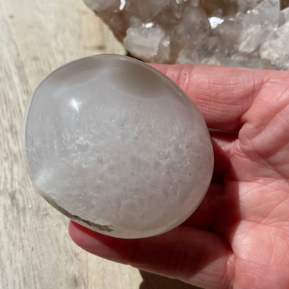 Orca Agate palm stone LG